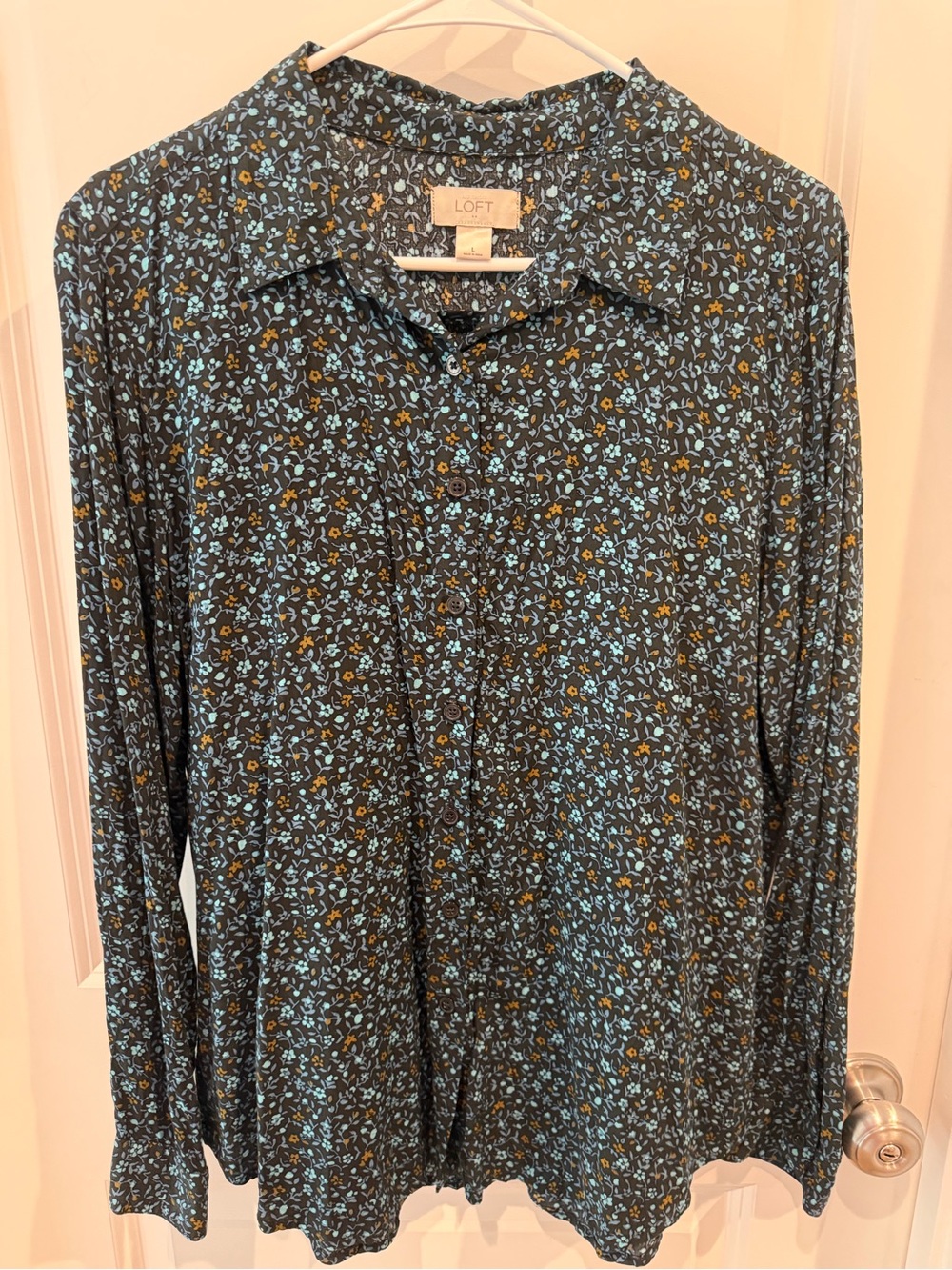 LOFT Floral Button-Up Shirt Size Large